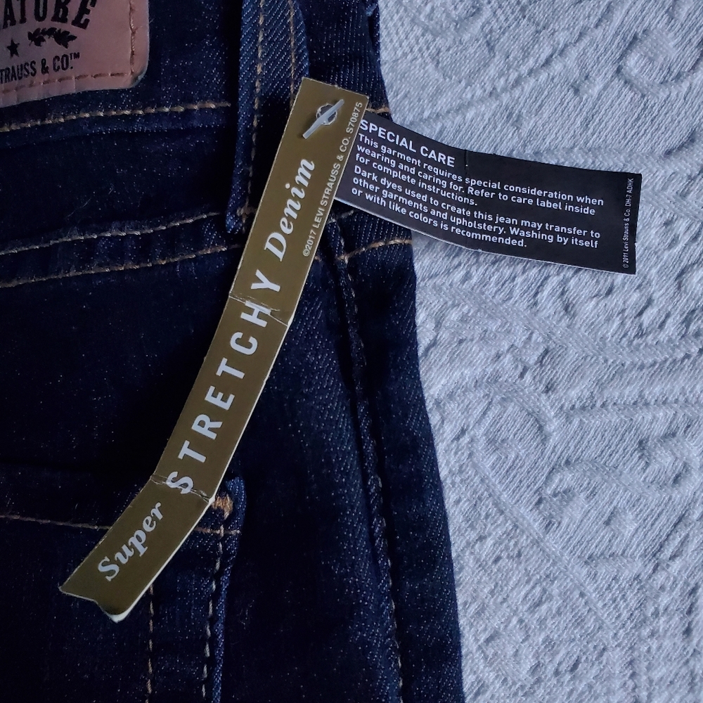 Signature by Levi Strauss Modern Slim Cuff Jeans Dark Wash - Sz 8 - Picture 12 of 12